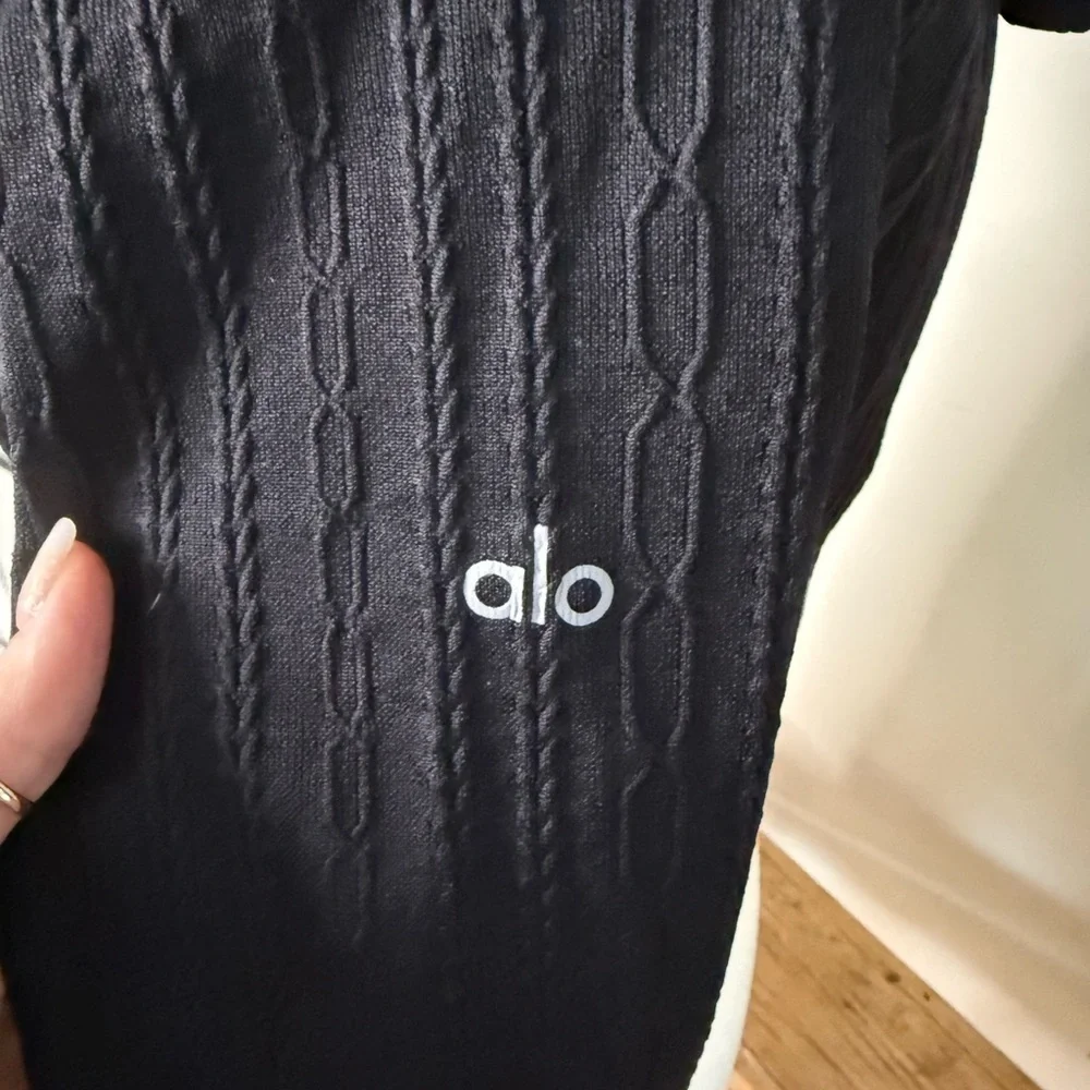 ALO Yoga Black Textured Utility Jacket NWOT size S - Picture 3 of 8